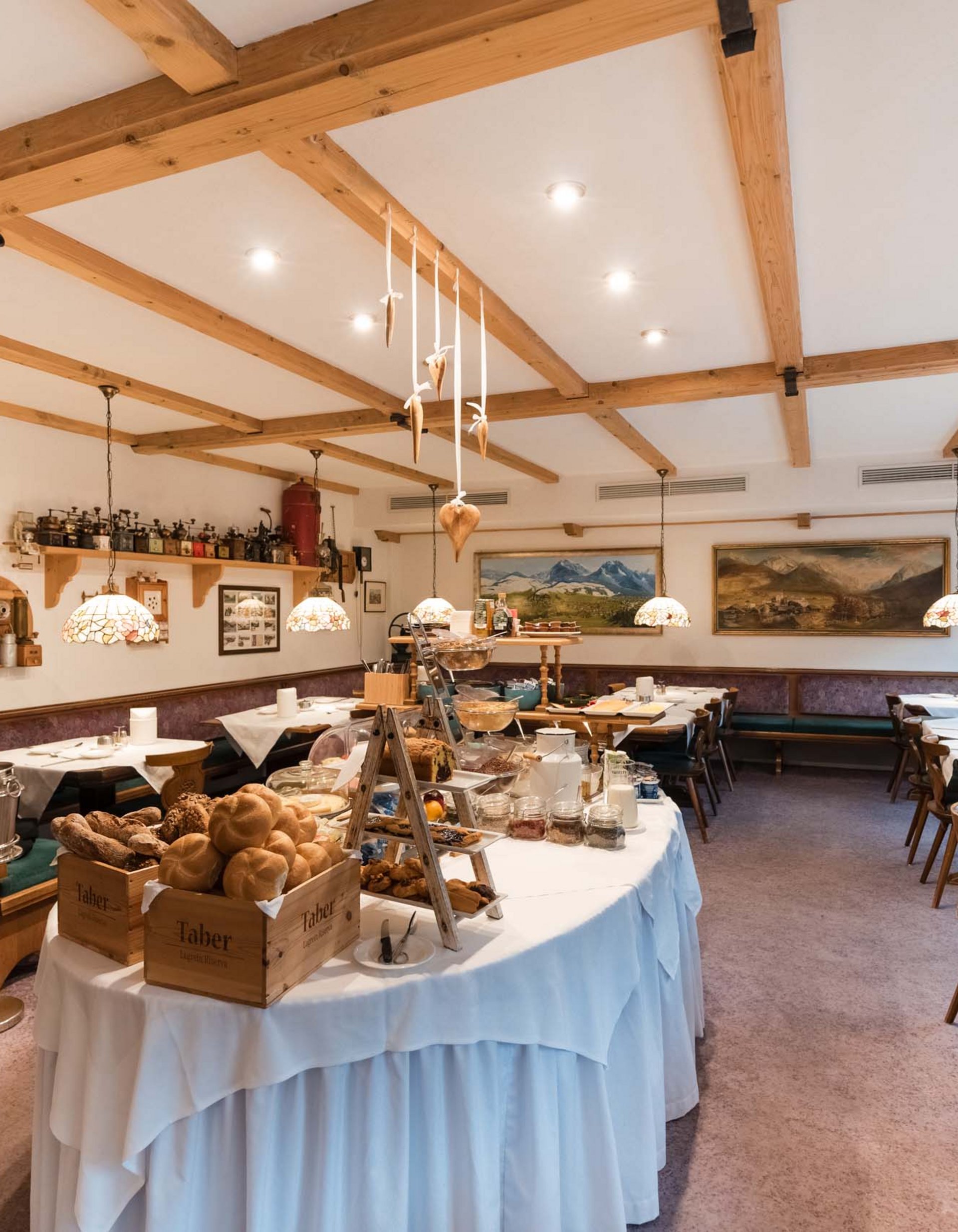 Al Plan: scatti di un hotel fuori dagli schemi. Al Plan: scatti di un hotel fuori dagli schemi.