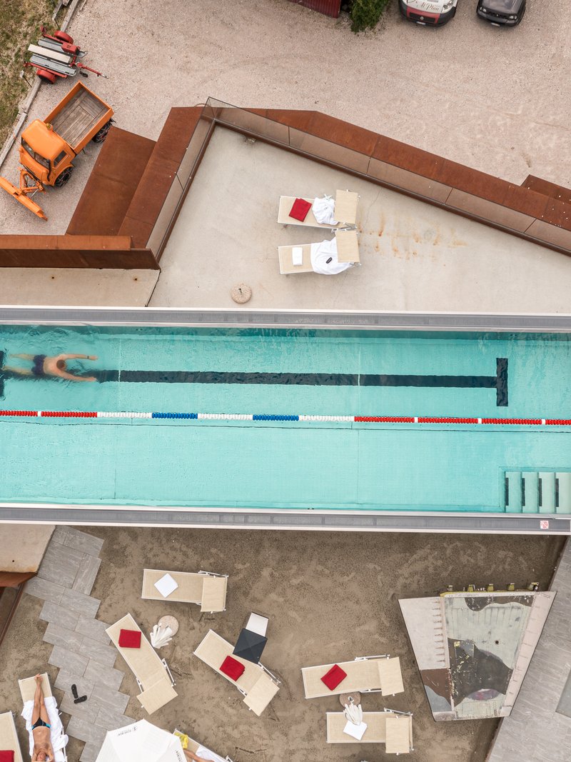 Ihr Hotel mit Infinitypool in Südtirol – Panorama inklusive!
